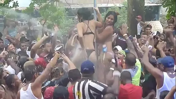 Nóng Women undress at Panamanian carnival - 2014 Phim ấm áp