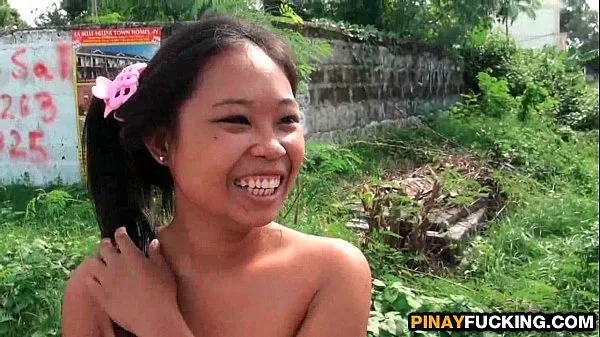 Naughty Asian Amateur Blows Her First Foreigner Filem hangat panas