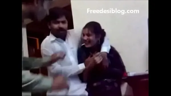 Películas calientes Paquistaní desi chica y chico disfrutan en albergue habitación cálidas
