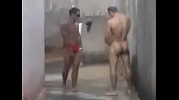 Shower gay Filem hangat panas