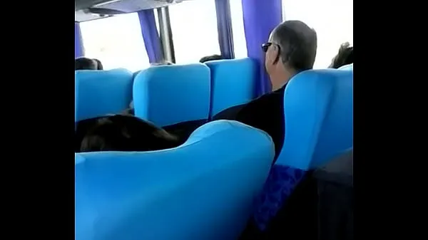 Grabbing cock in the bus Film hangat yang hangat