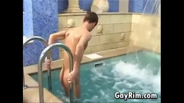 Hotte Teens Having Fun By The Pool varme filmer