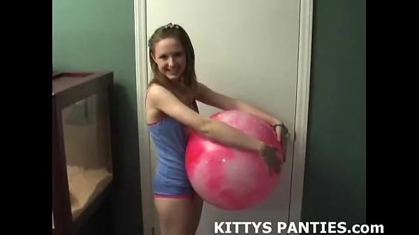 Gorące Innocent teen Kitty having a sexy s. partyciepłe filmy