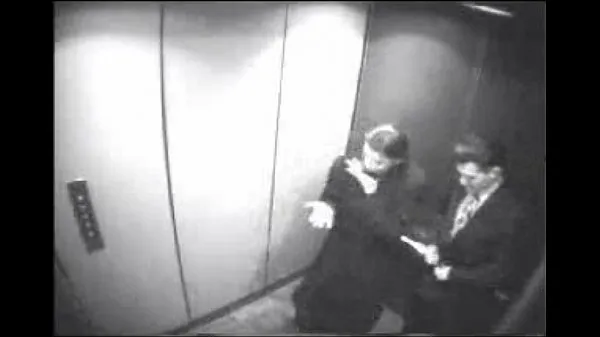 Film caldi Piccolo pompino nell'ascensorecaldi