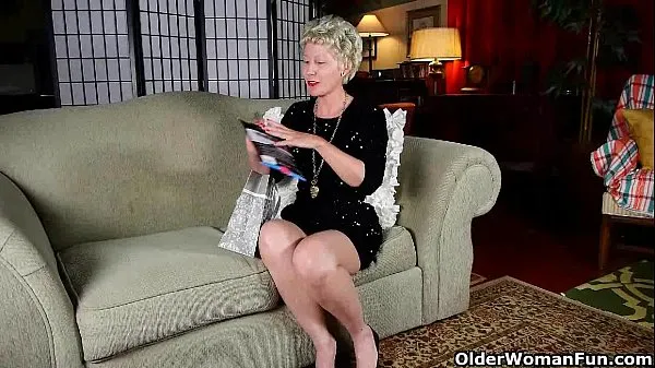 Hot Mature mom can't resist her pantyhose fetish warm Movies