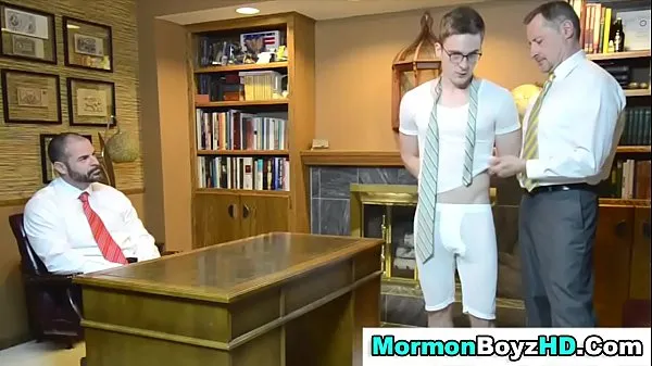 Shaved mormon elder tugs Filem hangat panas